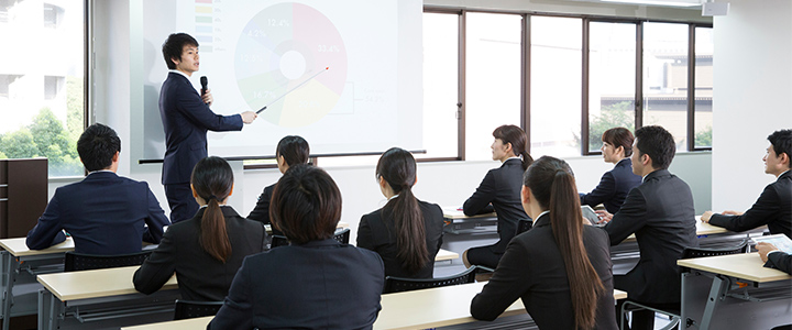 外部研修の種類と特徴 〜メリット・デメリットを比較〜